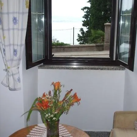 In With Sea View, Terrace, Air Conditioning, Wifi Ika